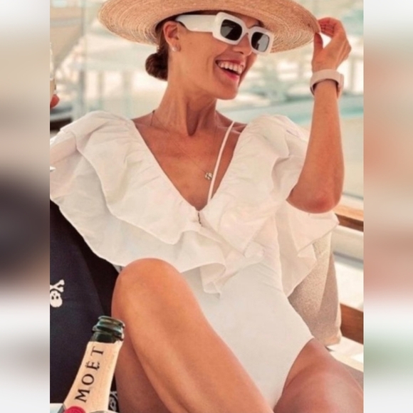 ZARA Deep V Neck Statement Ruffle Neckline One Piece Suit/bodysuit. White.SM - Picture 7 of 16